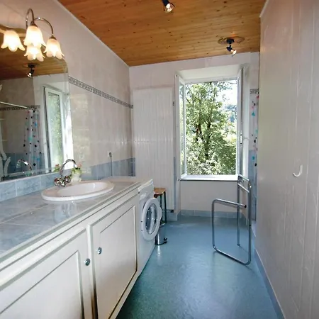 Holiday home Stunning In With Kitchen Riom-es-Montagnes